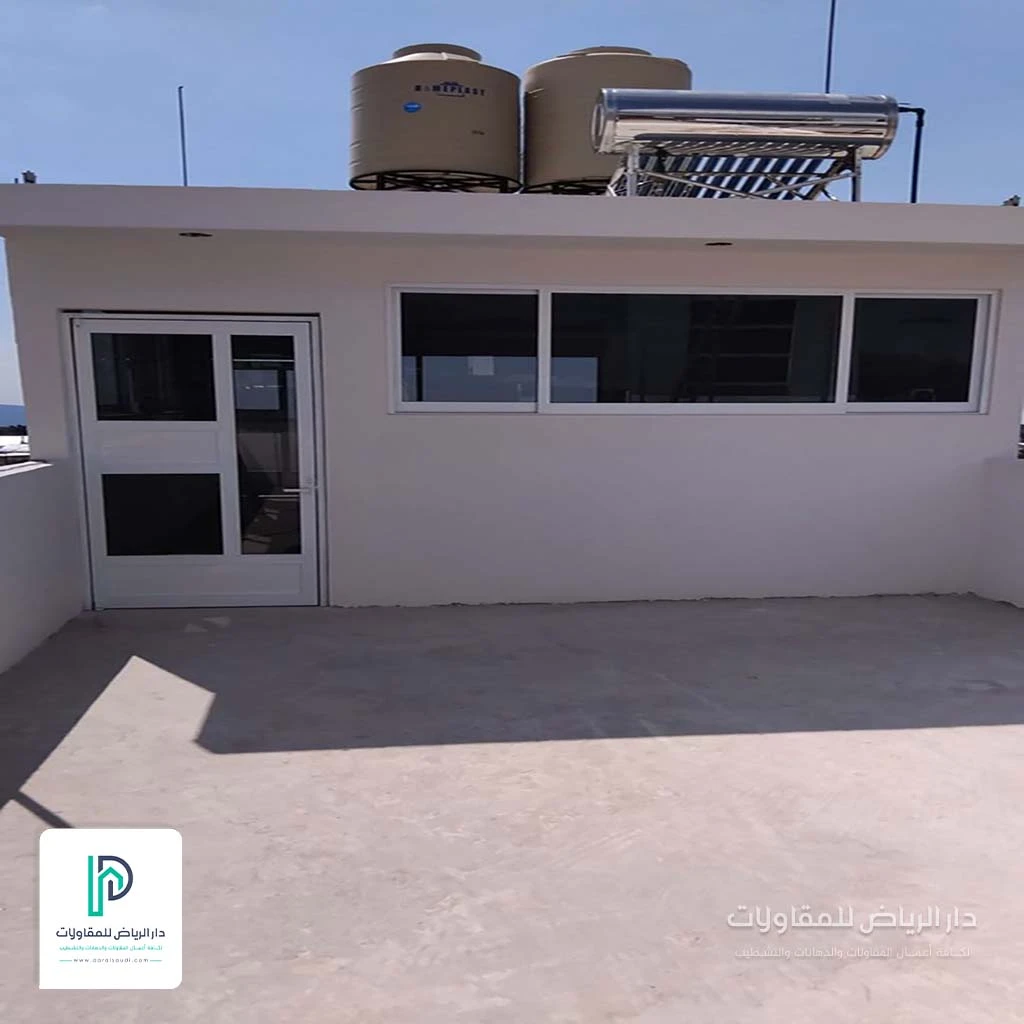 بناء ملحق في السطح في حي المحمدية شمال الرياض